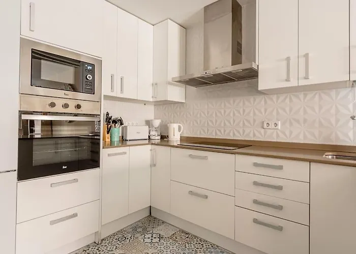 Luminous Apartment For 7 Pax In Tetuan - Pb